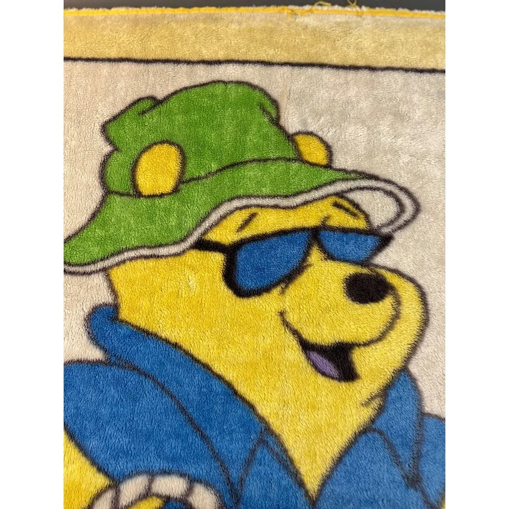 Vintage Disney Winnie the Pooh Fleece Blanket Summer‎ Picnic Sunglasses 53x43